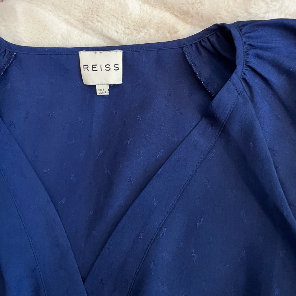 Reiss Women’s 4 Blouse Dark Blue Vneck Embossed Workwear Nyc City Spring Preppy
